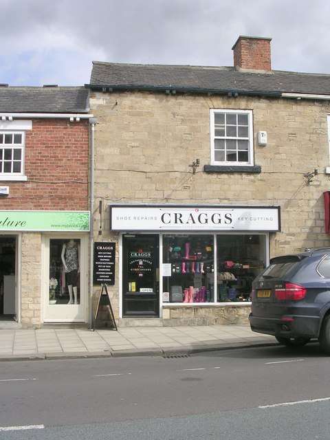 File:Craggs Shoe Repairs - West Gate 