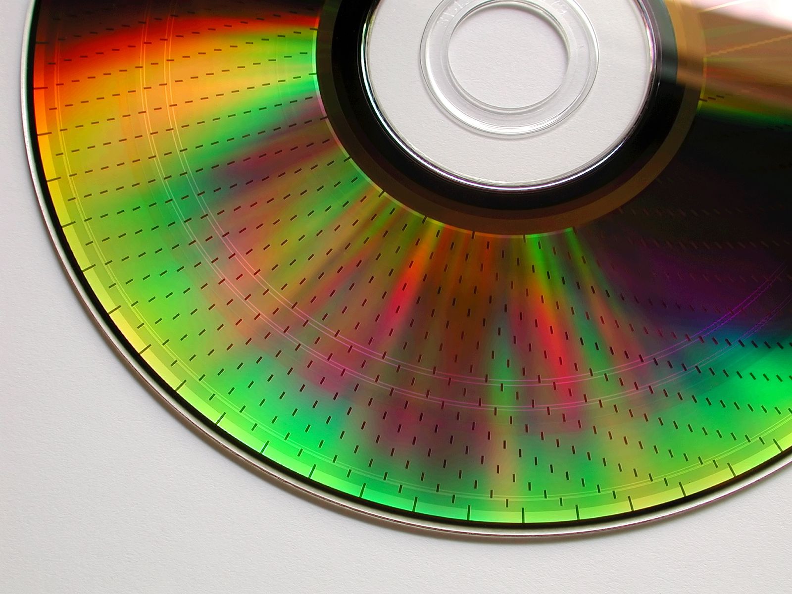 File:DVD-RAM Datenseite Farbenspiel 1.jpg - Wikimedia Commons