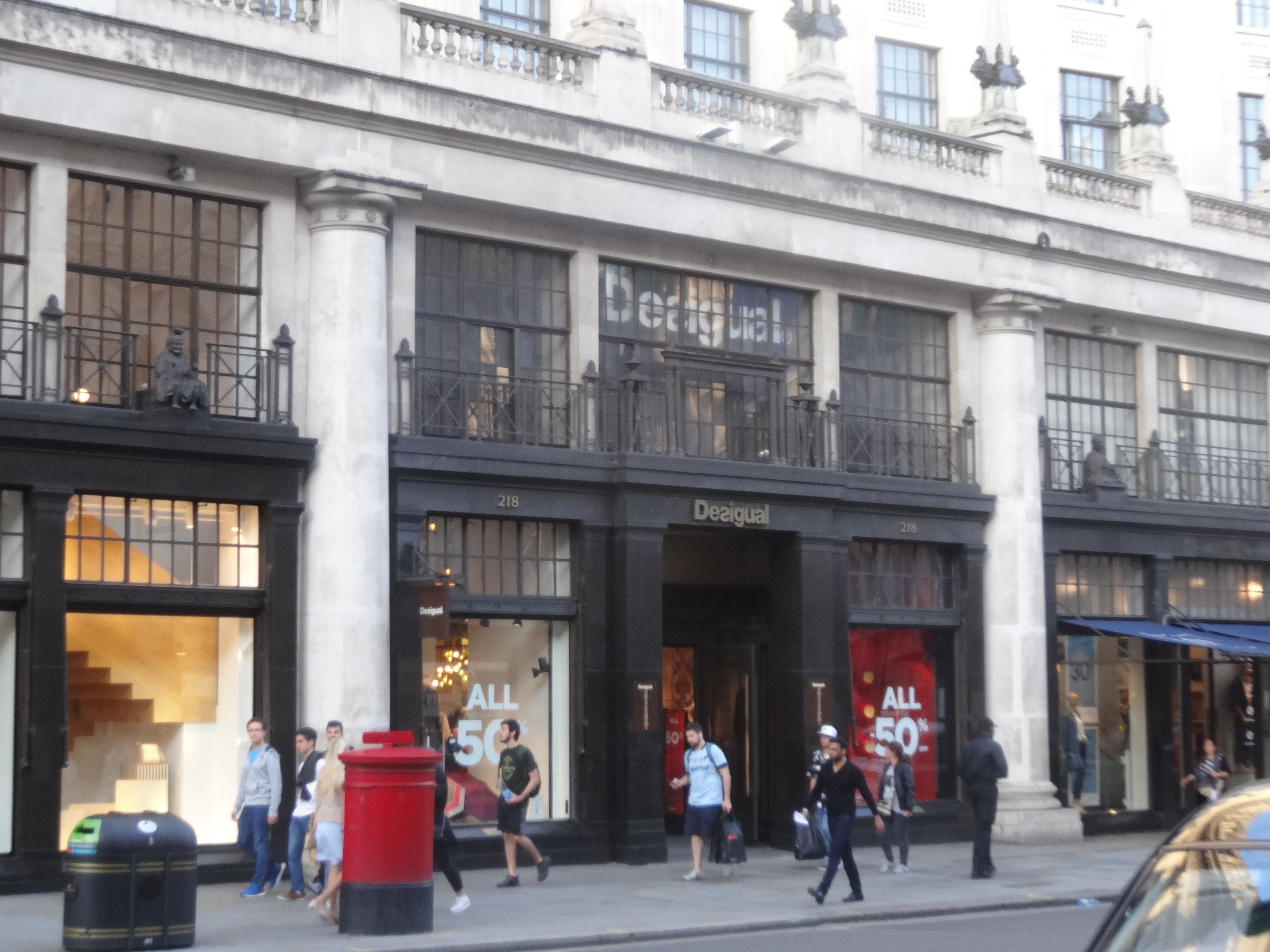 spoelen Walter Cunningham Typisch File:Desigual London Regent St.jpg - Wikimedia Commons