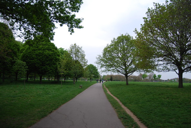 File:Footpath, Regent's Park - geograph.org.uk - 2605858.jpg