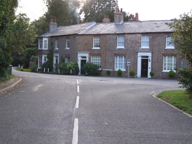 File:Horseshoe Corner - geograph.org.uk - 962894.jpg