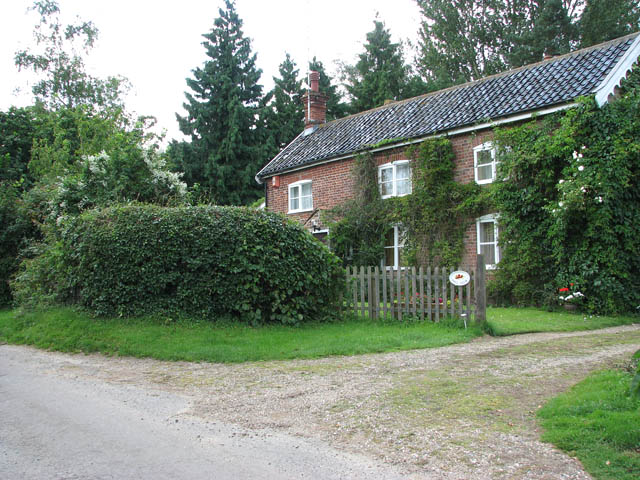 File:House in Church Lane - geograph.org.uk - 1433451.jpg