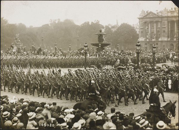 File:Le 14 juillet 1918 - défilé des alliés, Paris. « Tommies » des forces impériales et coloniales.jpg