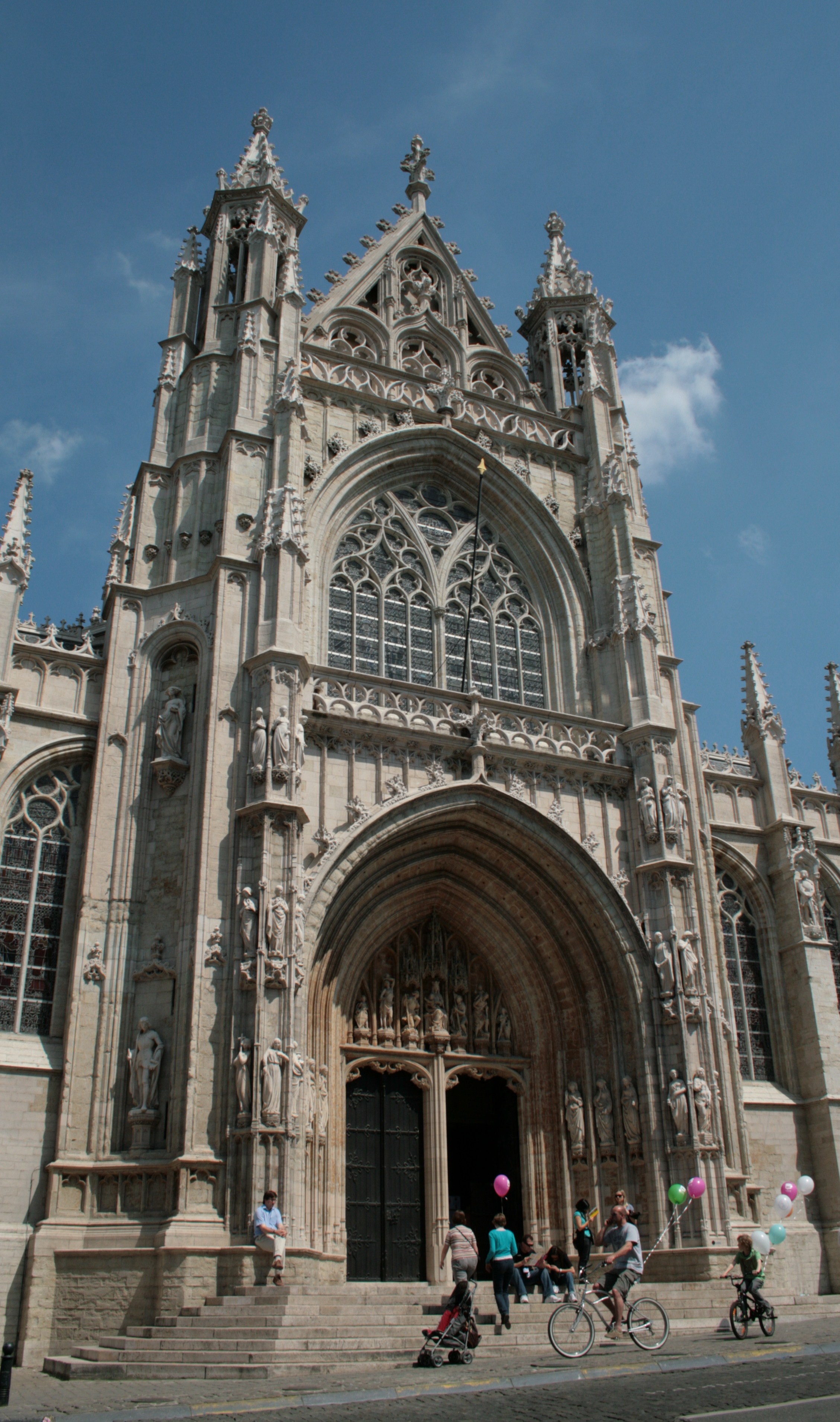 File Notre Dame du Sablon Brussels 1 JPG Wikimedia Commons