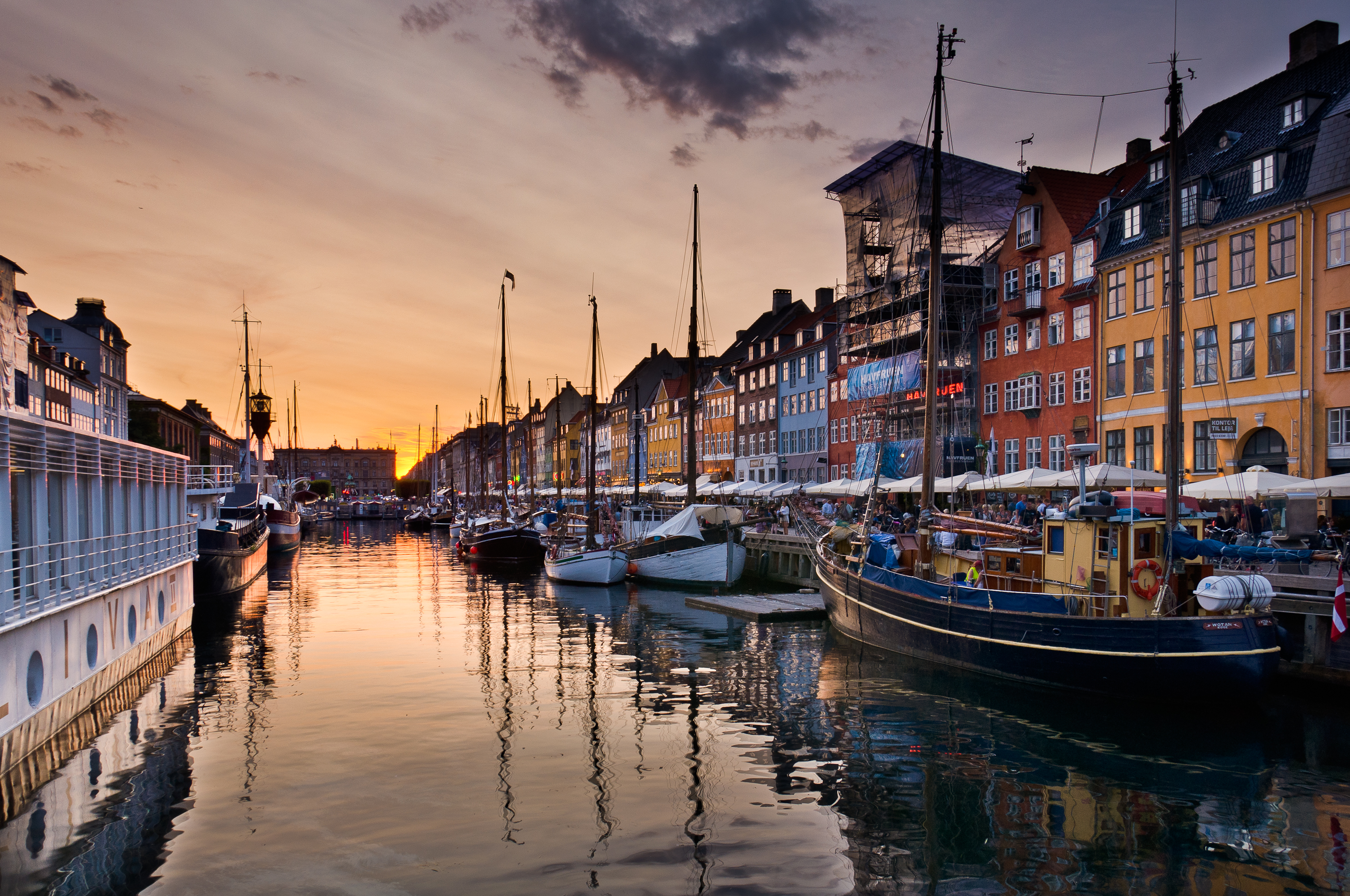 File:Nyhavn Copenhagen 2014 03.jpg - Wikimedia Commons