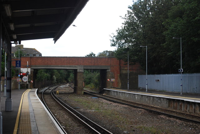 File:Queen Street Bridge, Deal Station - geograph.org.uk - 2740749.jpg