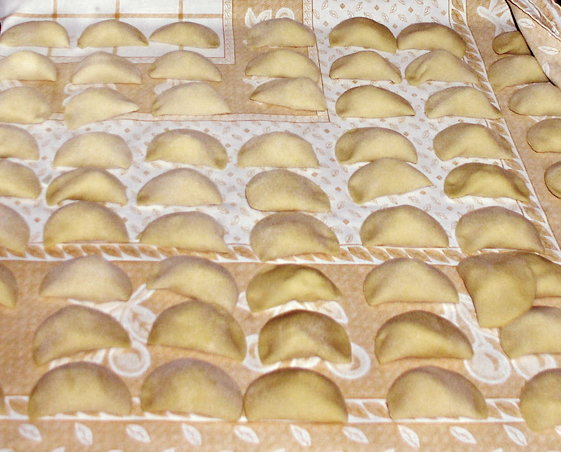 File:Ravioli-casalinghi-con-la-ricotta-2.jpg