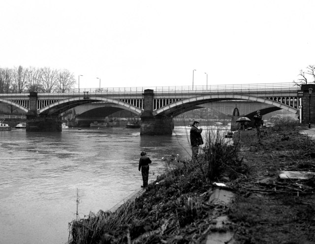 File:Richmond Railway Bridge, River Thames - geograph.org.uk - 615552.jpg