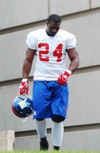 <span class="mw-page-title-main">Robert Douglas (American football)</span> American football player (born 1982)