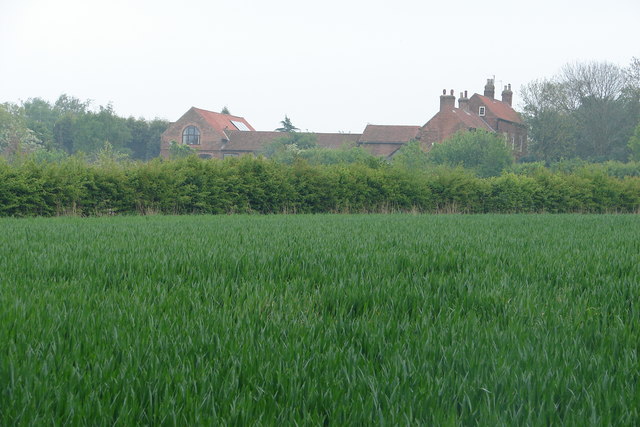 File:Rudsey Farm Buildings from across the field - geograph.org.uk - 417158.jpg