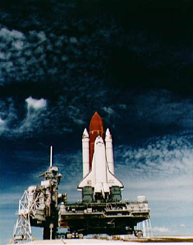 File:STS-056 shuttle.jpg