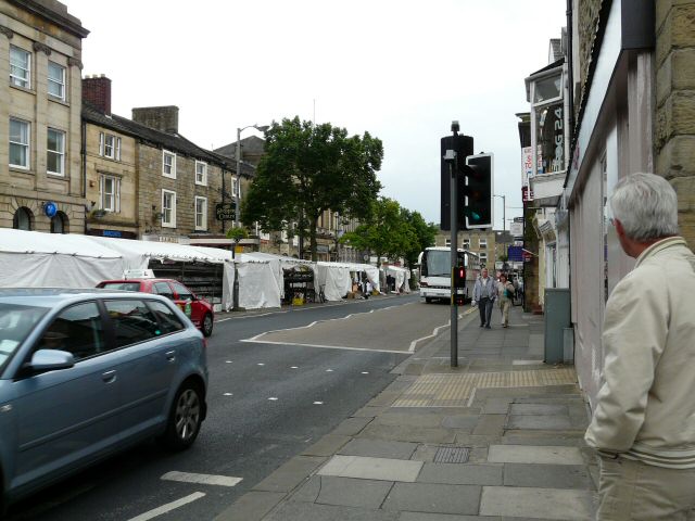 File:Skipton High Street - geograph.org.uk - 843354.jpg