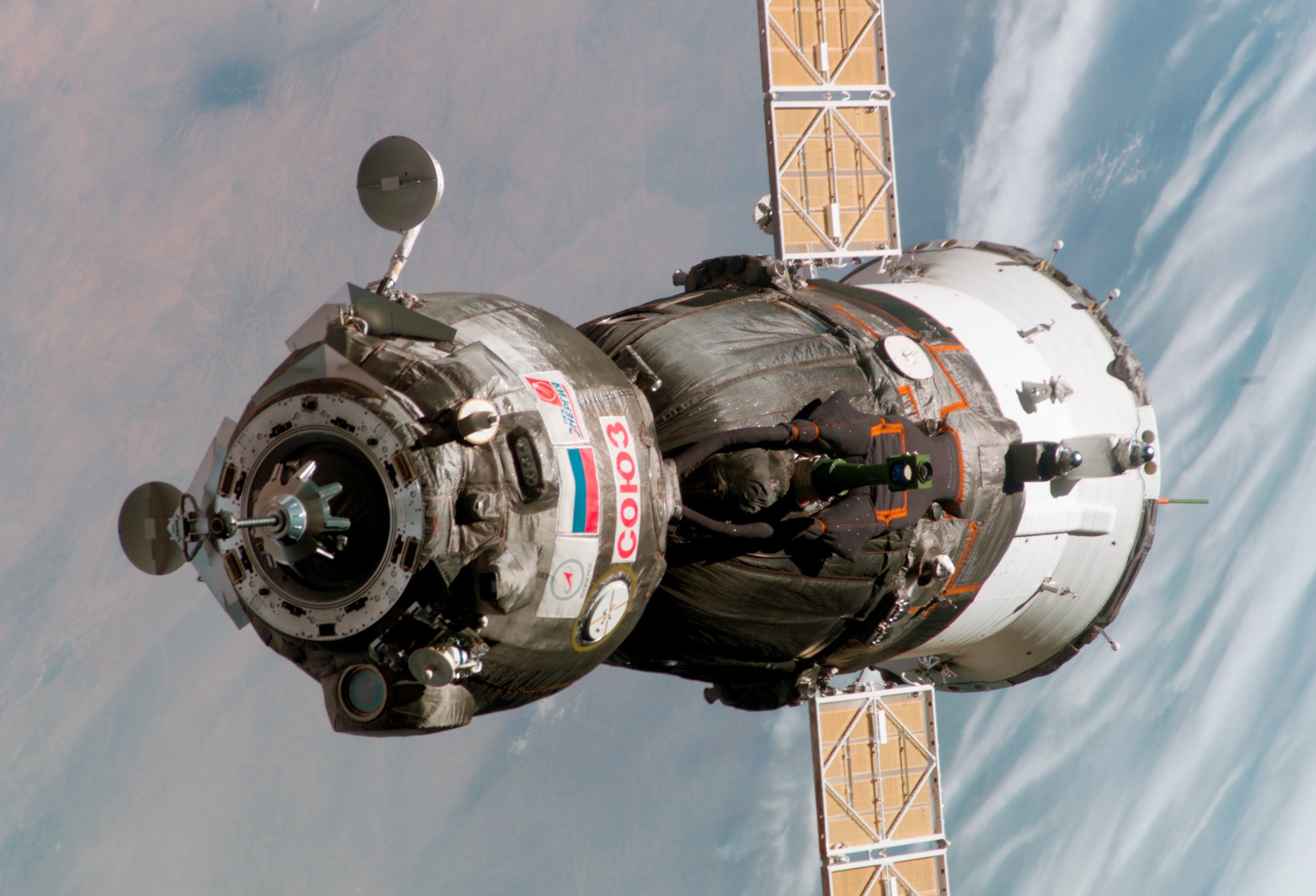 Russian Soyuz TMA-6 spacecraft (Photo Credit: NASA)