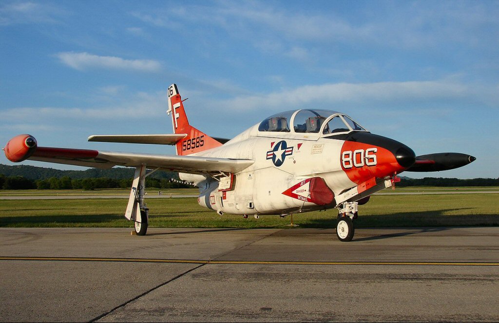 T-2 Buckeye (293089294).jpg