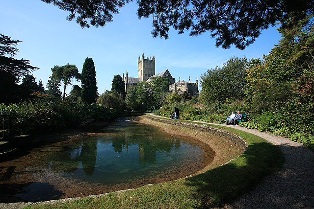 File:The Wells, Bishop's Palace Gardens - Wells - geograph.org.uk - 986021.jpg