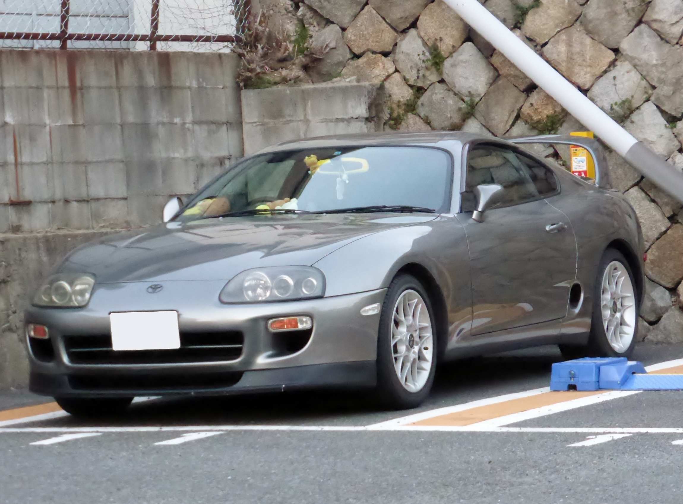 ファイル:Toyota Supra RZ (JZA80) front.JPG - Wikipedia