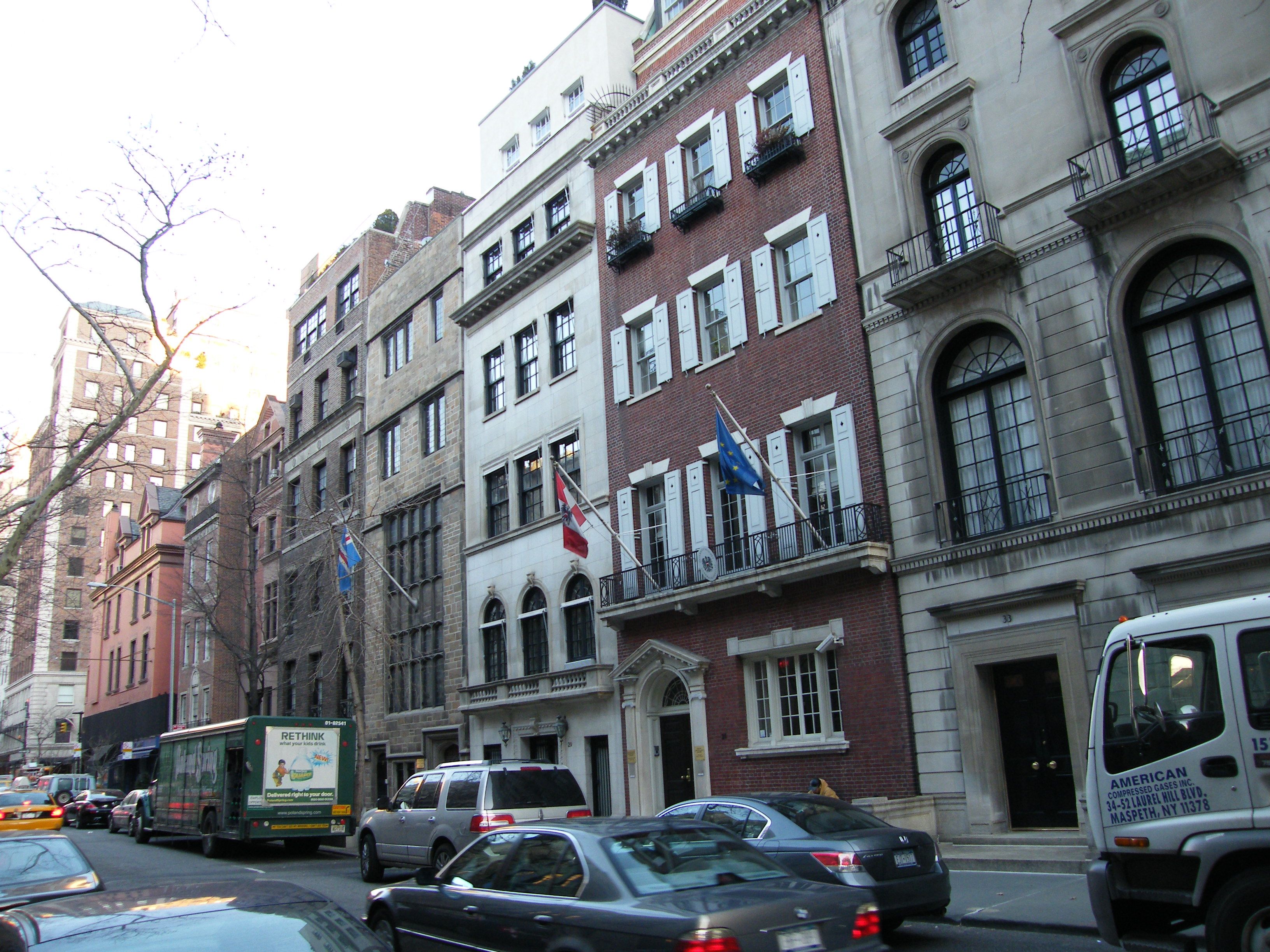 File:Upper-east-side-nyc.jpg - Wikipedia