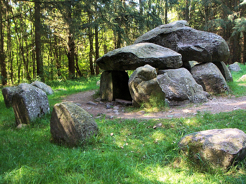 File:Urdolmen Südgruppe.JPG