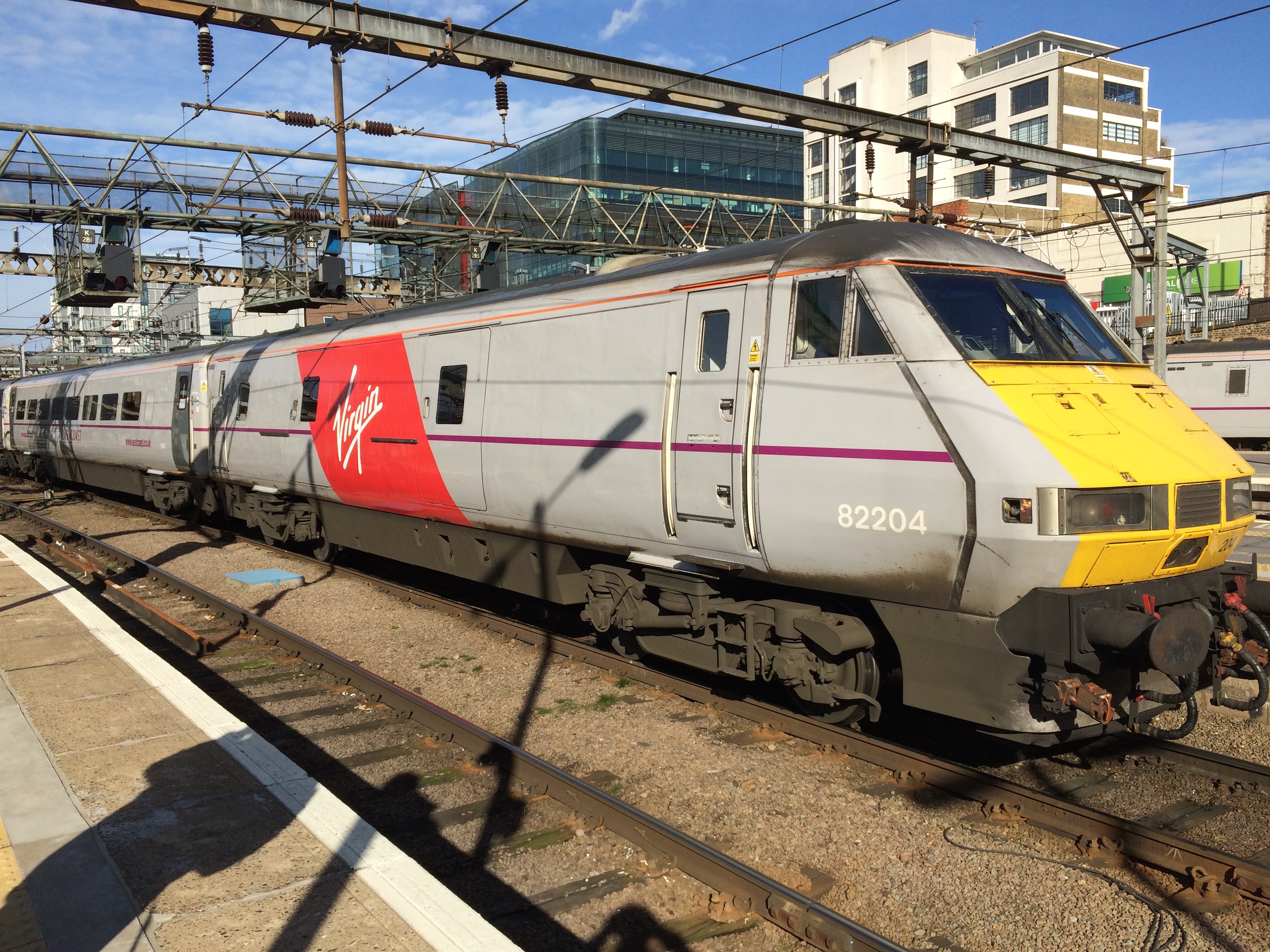 Поезд перевод. Поезд 091и. Class 82. Class Train. East Coast Rail uk.