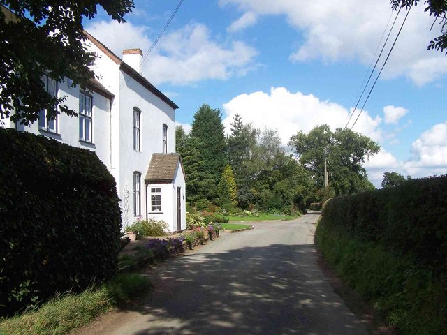 File:Well-Kept Gardens Near Brewood - geograph.org.uk - 248491.jpg