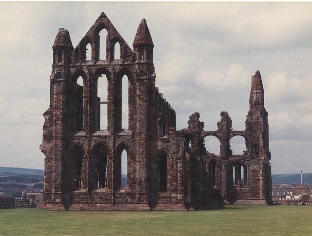 File:Whitby Abbey - geograph.org.uk - 944153.jpg