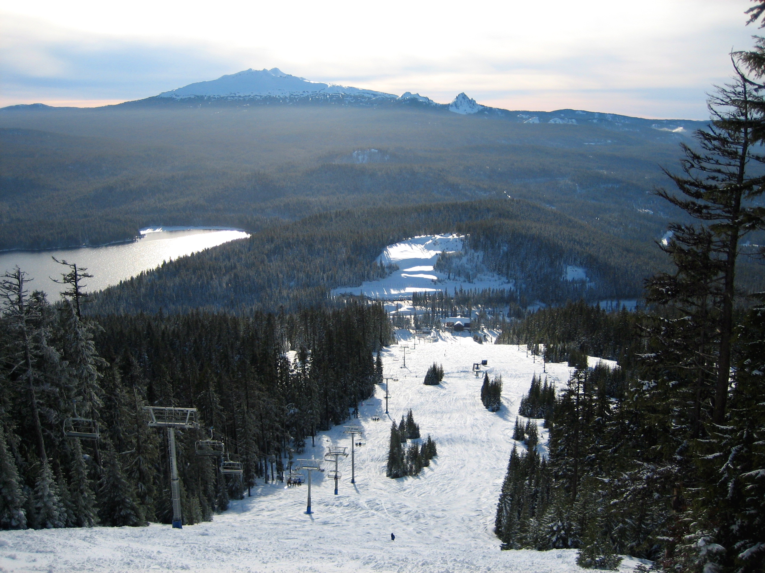 Photo of Willamette Pass Resort RV Parking Lot