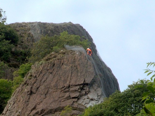 File:Applying rockfall netting - geograph.org.uk - 1530848.jpg