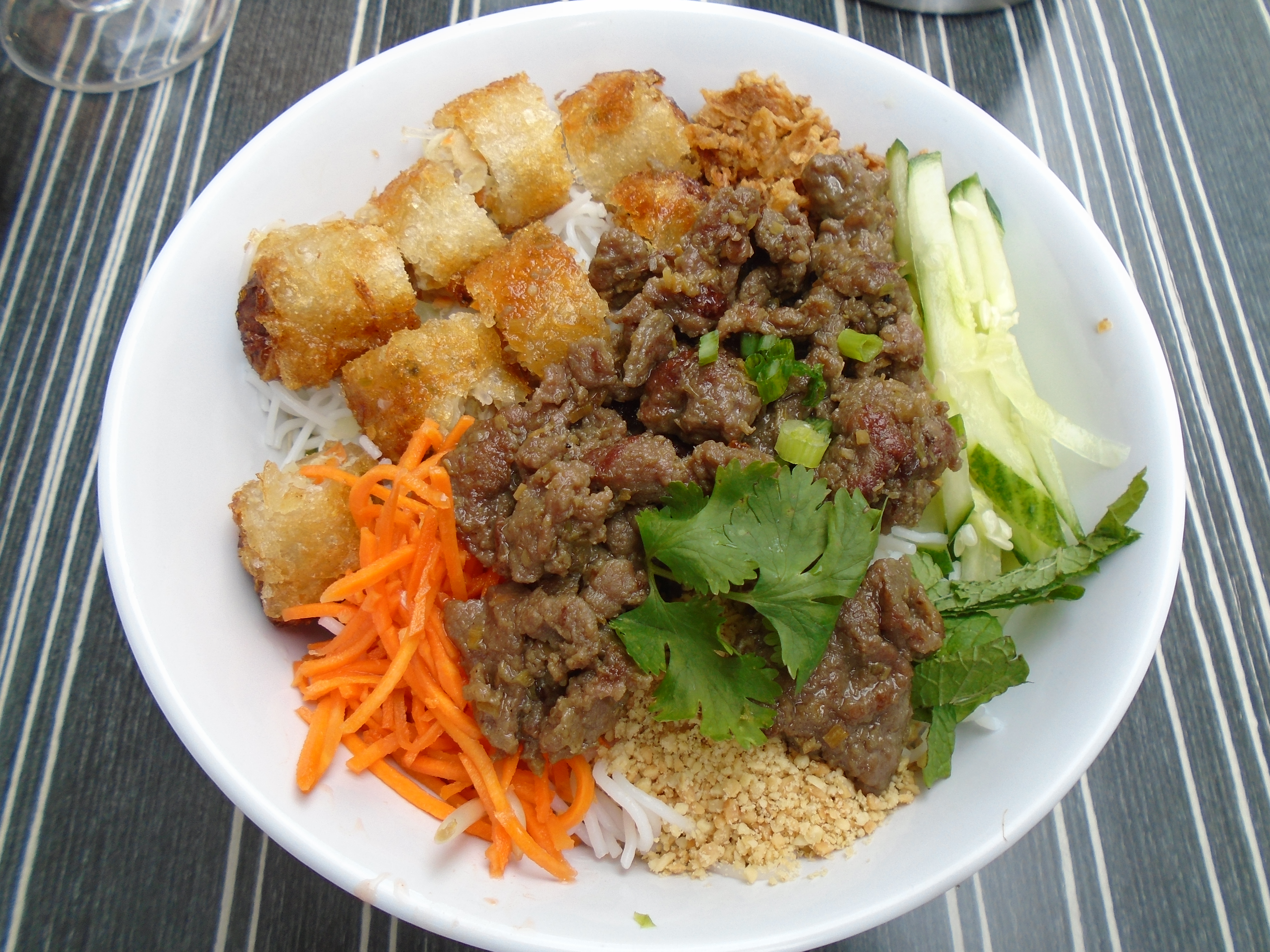 Pho 20. Bún trộn.