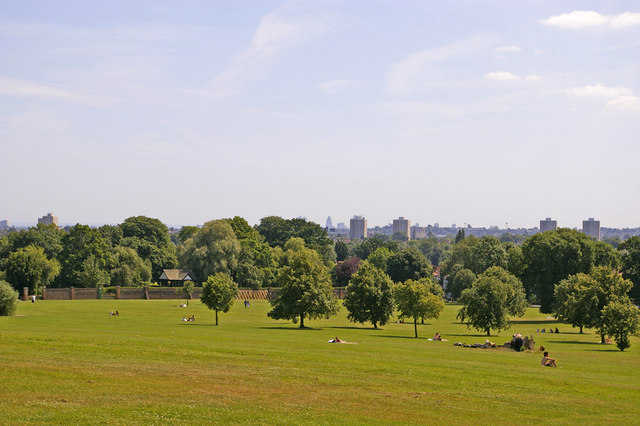 File:Broomfield Park. London N13 - geograph.org.uk - 869685.jpg