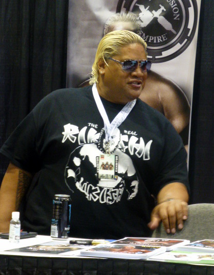 C2E2 2015 - Rikishi (17119910909)