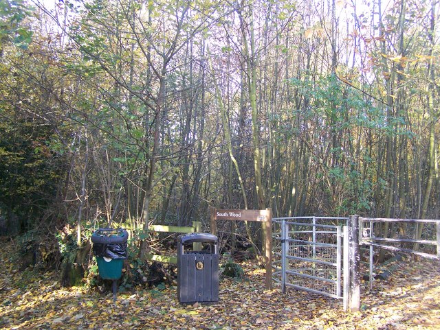 File:Entrance to South Wood - geograph.org.uk - 1043731.jpg