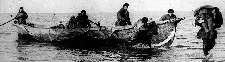 File:Eskimos landing a skin boat on the shore, Nome, Alaska (CURTIS 526) (cropped).jpeg