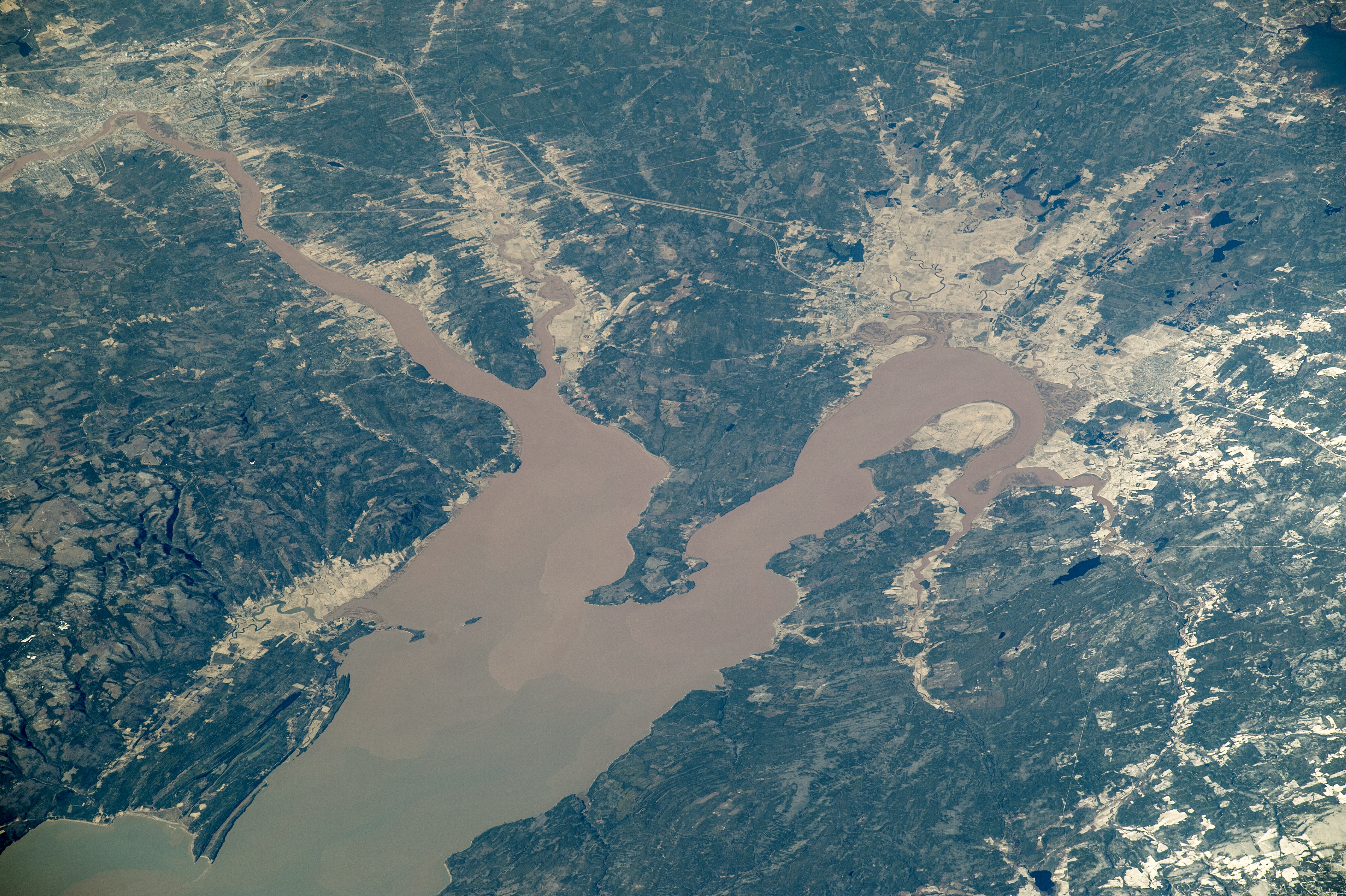 File:Bay of Fundy - Tide Out.jpg - Wikimedia Commons