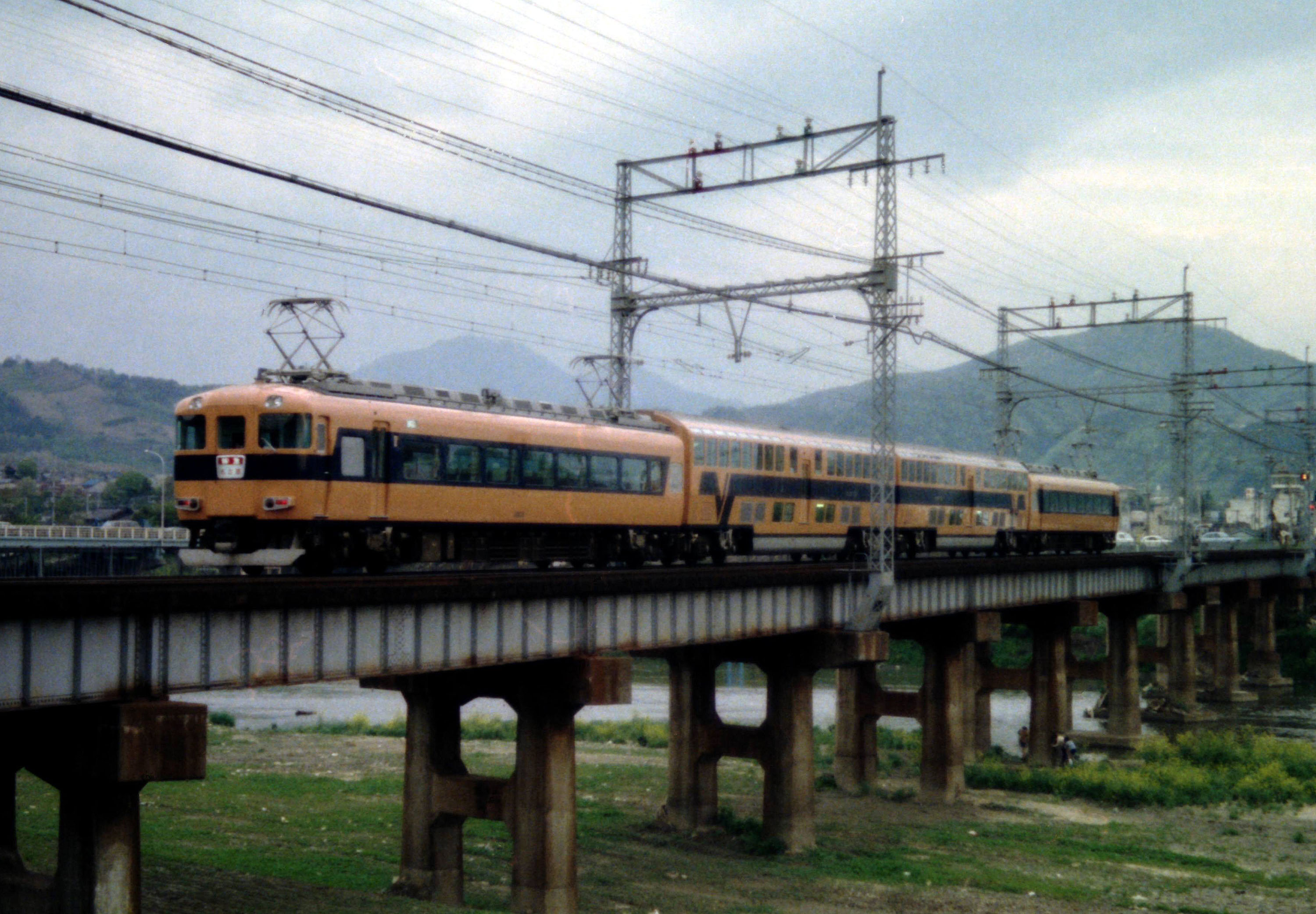 近畿日本鉄道　30000系ビスタＸ