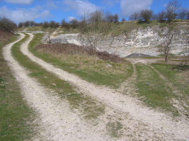 File:Langtoft - Quarry - geograph.org.uk - 154080.jpg