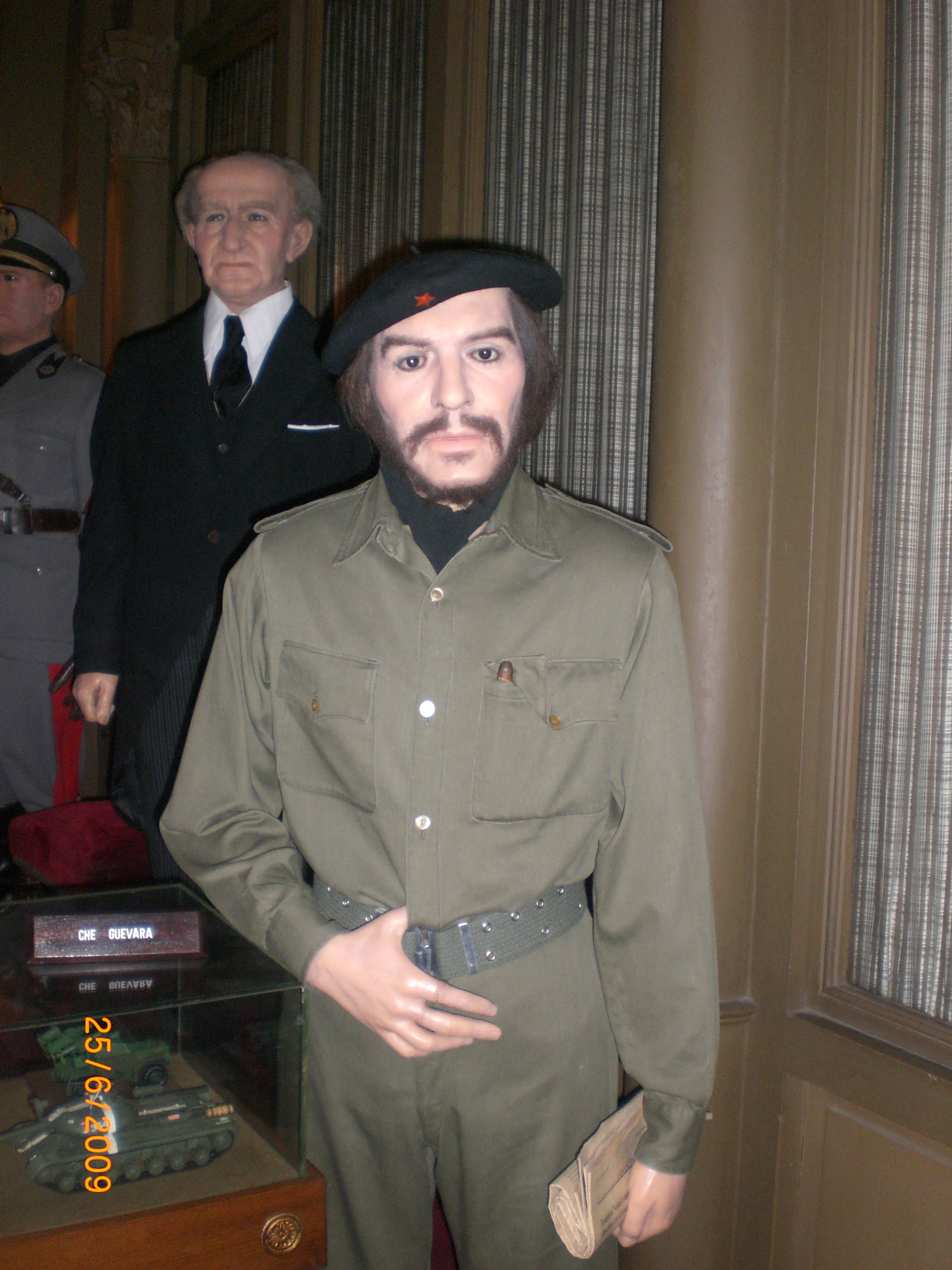 File:Museu de Cera de Barcelona (Che Guevara ).jpg - Wikimedia Commons