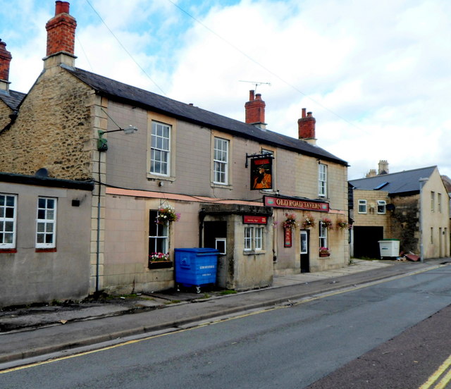 Old Road Tavern, Chippenham - geograph.org.uk - 3354897