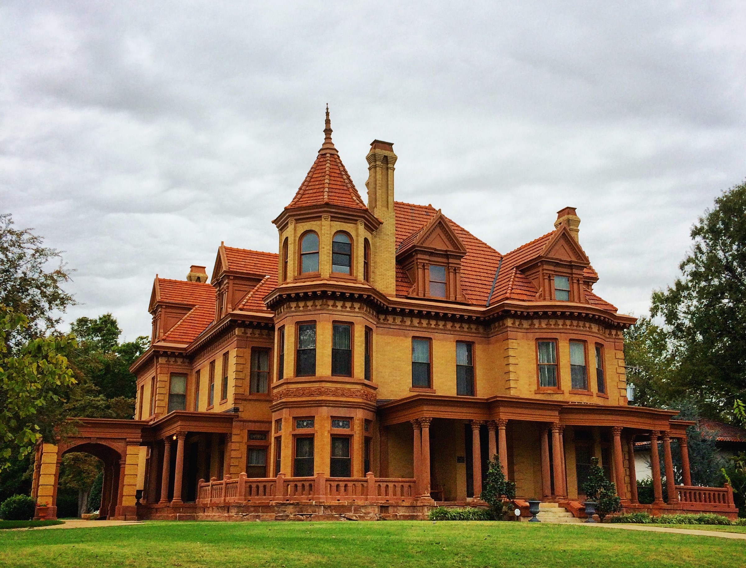 Огромные усадьбы. Особняк Beechwood House. Норт ОАК особняк. The Pinnacle. Монтана, США. Особняк Хэрмонов.