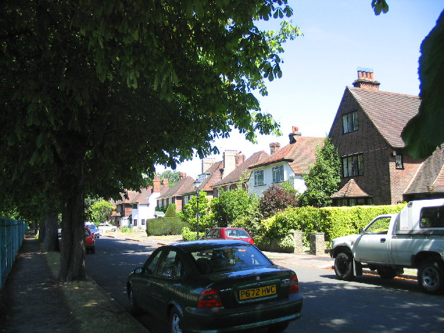 File:Parkway, Gidea Park, Romford, Essex - geograph.org.uk - 26349.jpg