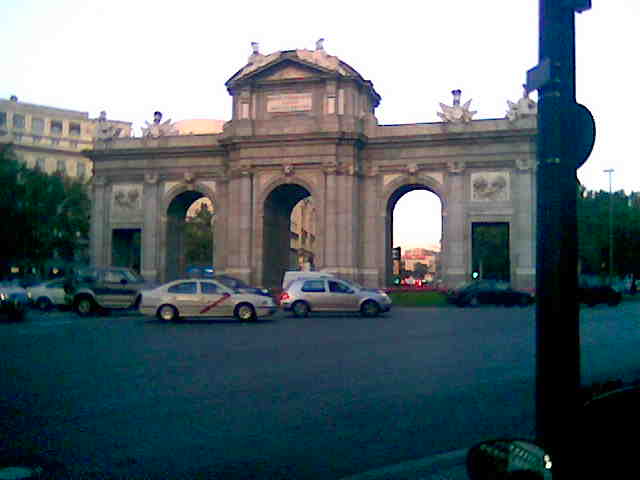 File:Puerta de Alcala.jpg