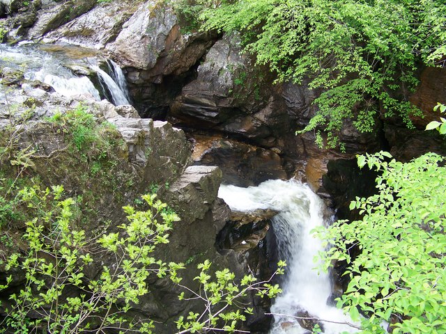 River Braan at Rumbling Bridge - geograph.org.uk - 845177