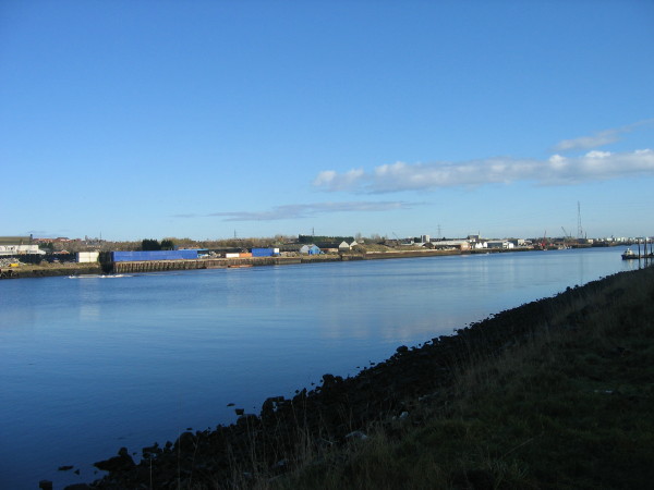 File:River Tyne - geograph.org.uk - 1571509.jpg