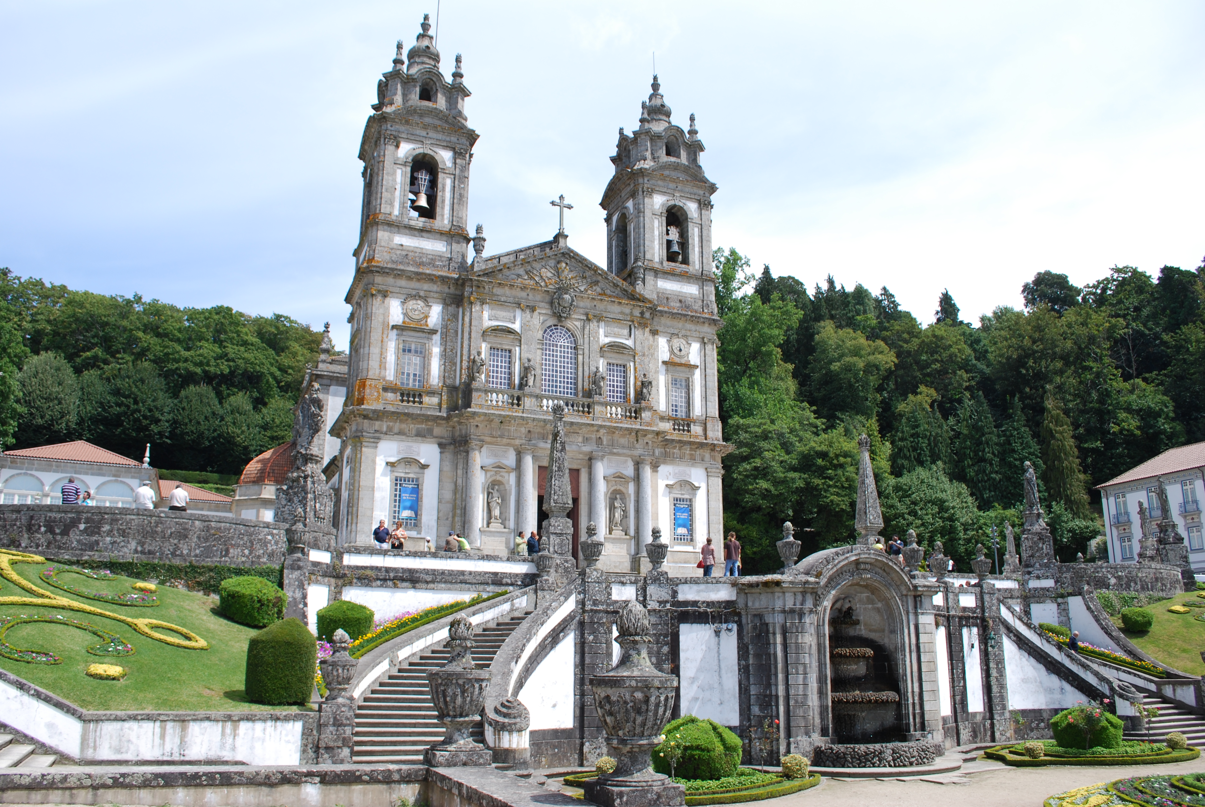 File Santuario Do Bom Jesus Do Monte 2 Jpg Travel Guide At Wikivoyage