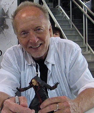 File:Tobin Bell at Comic Con 2010 (Cropped).jpg