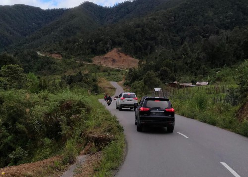 File:Trans-Papua Highway Deiyai-Mimika.jpg