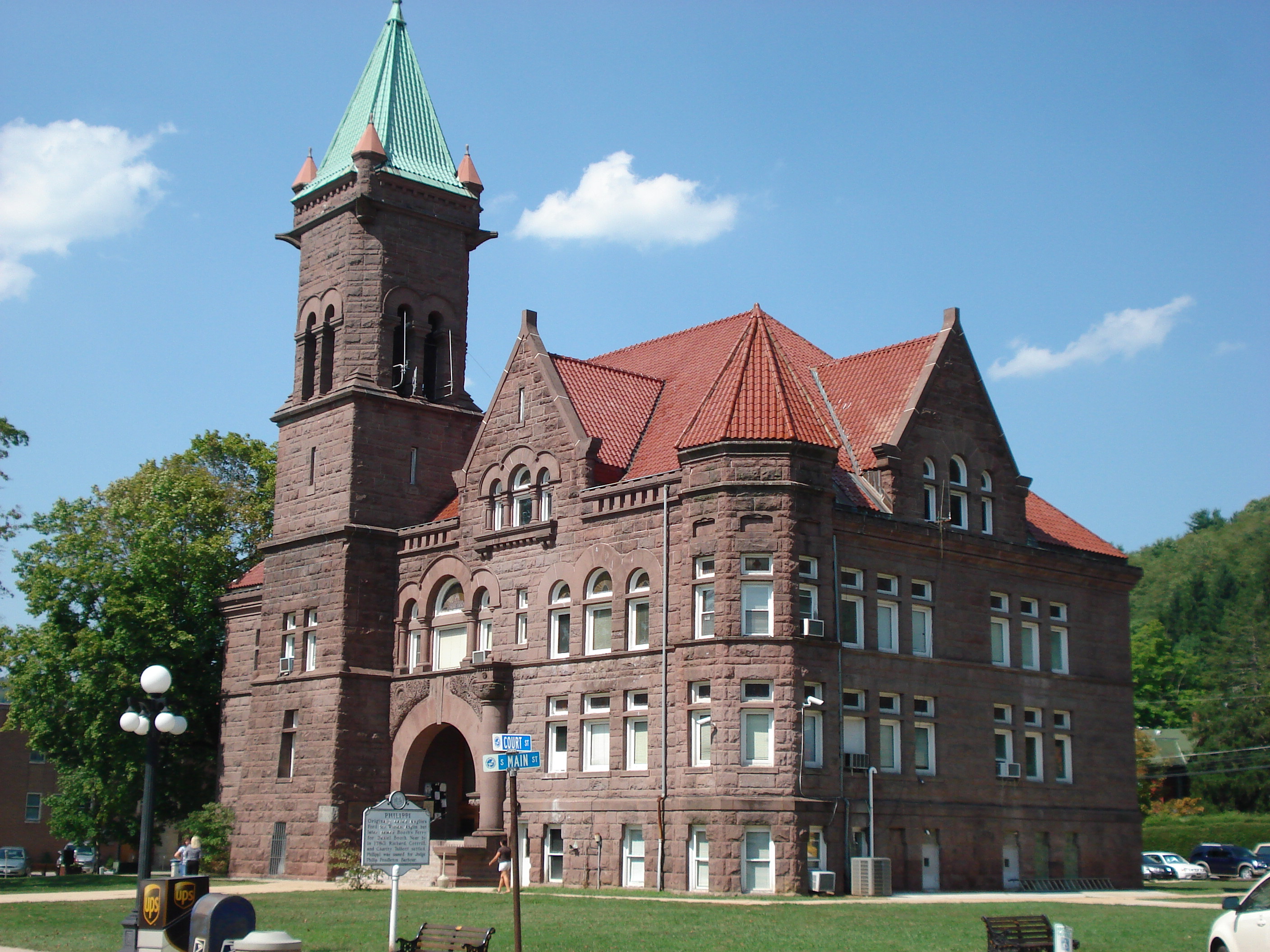 The Barbour County Courthouse (1903–05) in Philippi, West Virginia, is faced entirely in Hummelstown brownstone