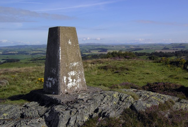 File:Barskeoch Hill Trig - geograph.org.uk - 932915.jpg