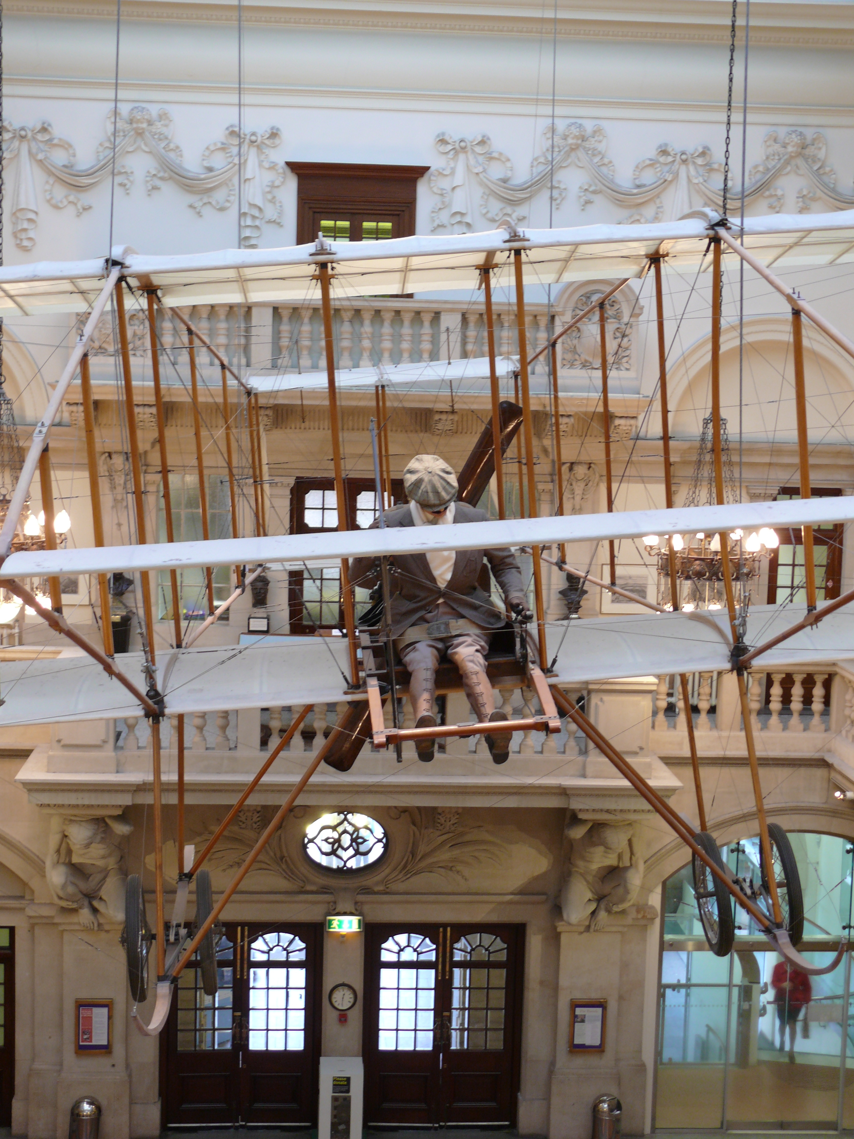 Бристольский музей. Explore@Bristol музей. Bristol Museum -free entry. Merry time Museum Bristol.