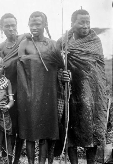 File:Bundesarchiv Bild 105-DOA0805, Deutsch-Ostafrika, Gruppe von Massai - Detail.jpg