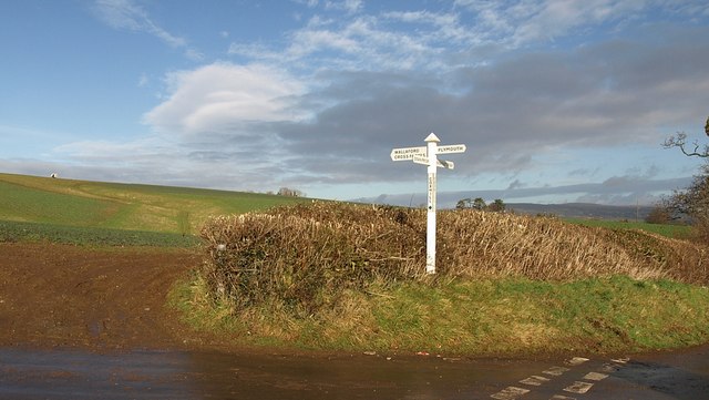 File:Coxhill Cross - geograph.org.uk - 1125852.jpg